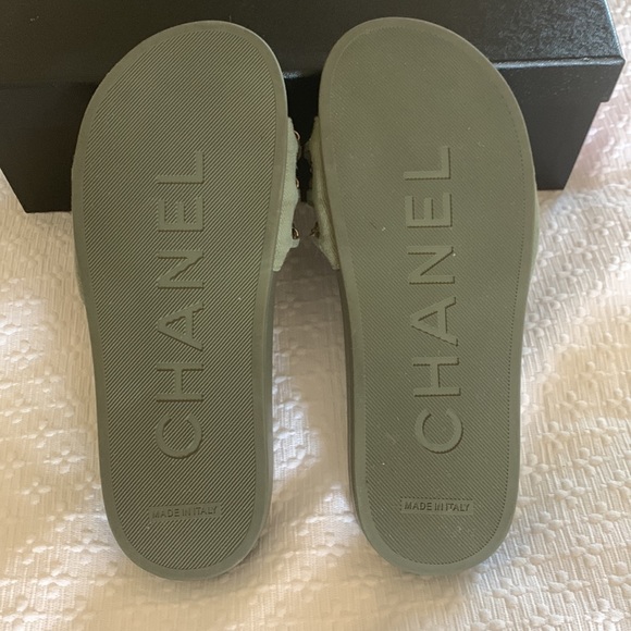Chanel 17C Slides RARE - Picture 5 of 9